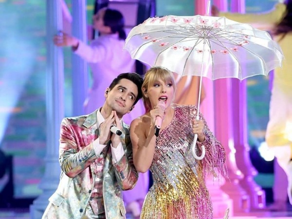 Ai chưa "thấm" được "ME!" thì hãy xem ngay màn trình diễn của Taylor Swift trên BBMAs