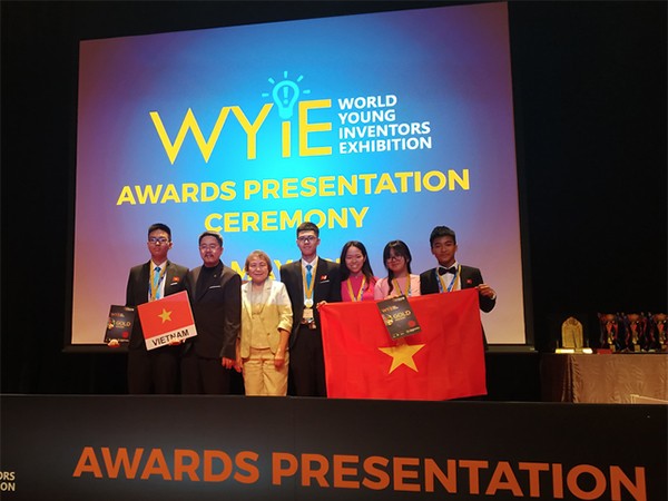 Học sinh Việt Nam đạt 2 Huy chương Vàng về sáng tạo trẻ thế giới (WYIE)