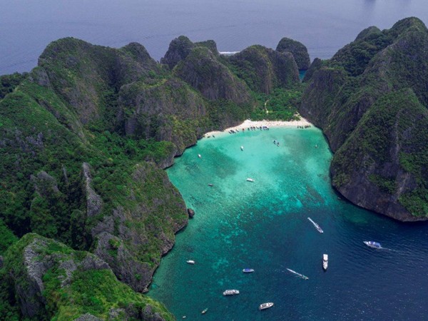 Vịnh biển nổi tiếng ở Thái Lan tiếp tục cấm khách trong 2 năm