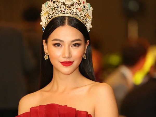 Hoa hậu Phương Khánh xúc động khi làm giám khảo tại "Miss Earth Singapore 2019"