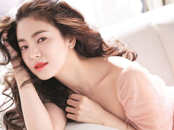 Song Hye Kyo, cô gái gần hai mươi năm vẫn chỉ mải miết tìm kiếm một chân tình