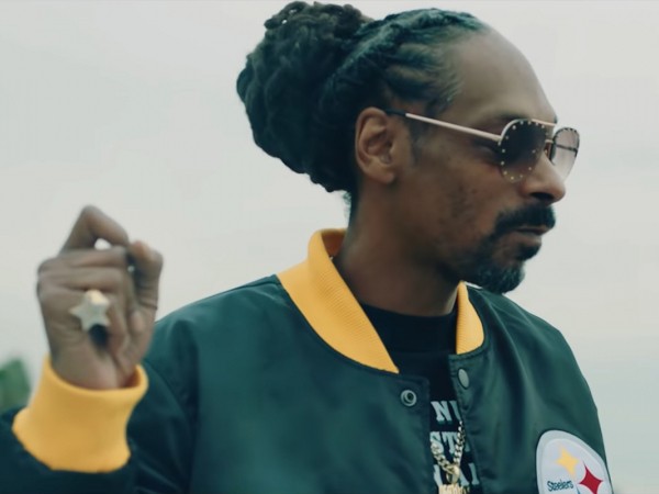 Tạo hình của Snoop Dogg và Madison Beer trong "Hãy Trao Cho Anh" đã được tiết lộ