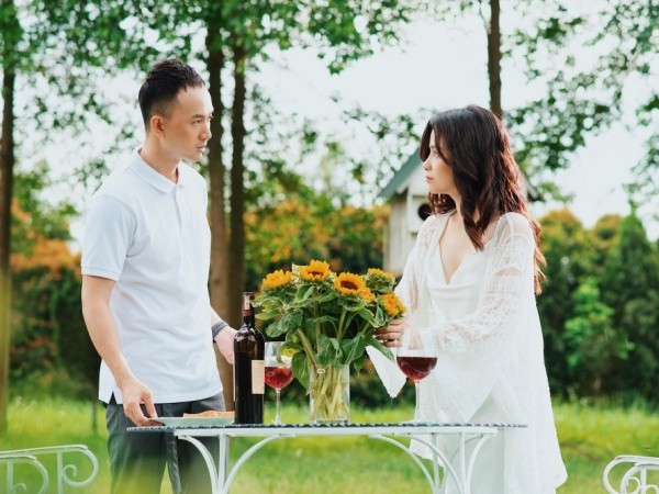 Mừng sản phẩm lần đầu đạt Top Thịnh Hành, Dương Hoàng Yến tung bản duet "ngọt lịm tim"