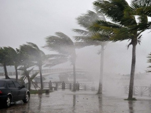 Sáng 4/7, bão số 2 đổ bộ đất liền, Bộ GD&ĐT gửi công điện khẩn tới các điểm chấm thi