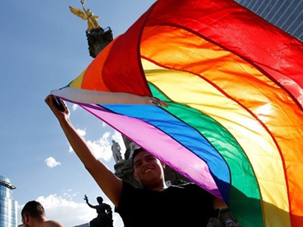 Mỹ: Buộc trường công dạy lịch sử LGBT