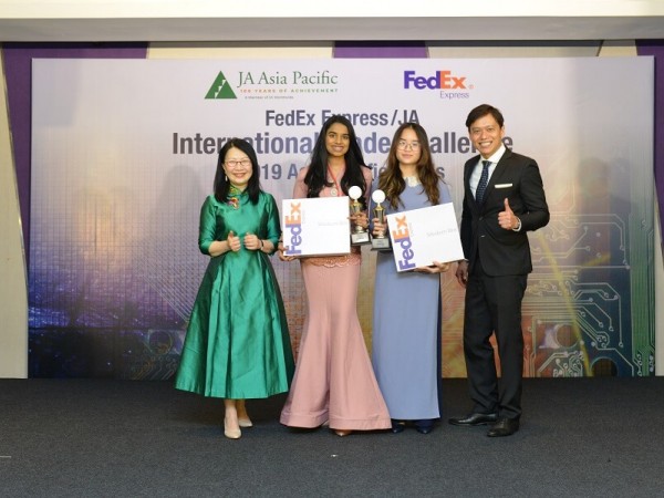 Nữ sinh Việt Nam đạt giải tại "Cuộc thi Thách thức Thương mại Quốc tế Châu Á – Thái Bình Dương"