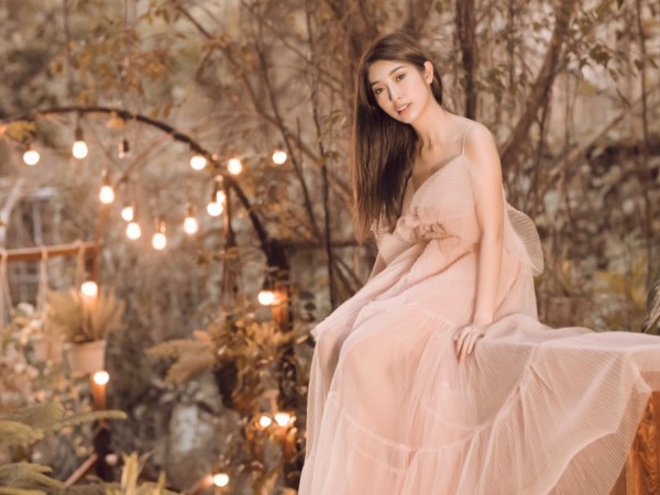 Mừng thành tích mới của MV, Khổng Tú Quỳnh tung bản cover piano 