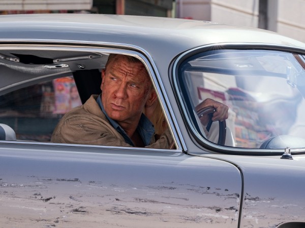 Lần cuối đóng vai điệp viên James Bond, Daniel Craig vẫn cực ngầu trong “No Time To Die”
