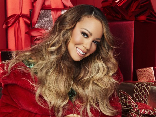Sau 25 năm ròng rã, cuối cùng "All I Want For Christmas Is You" (Mariah Carey) đã đạt #1 Hot 100