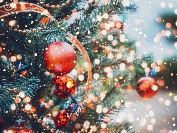 Horoscope tuần: Trăng non Ma Kết và Nhật thực báo hiệu một mùa Giáng sinh “bùng nổ”