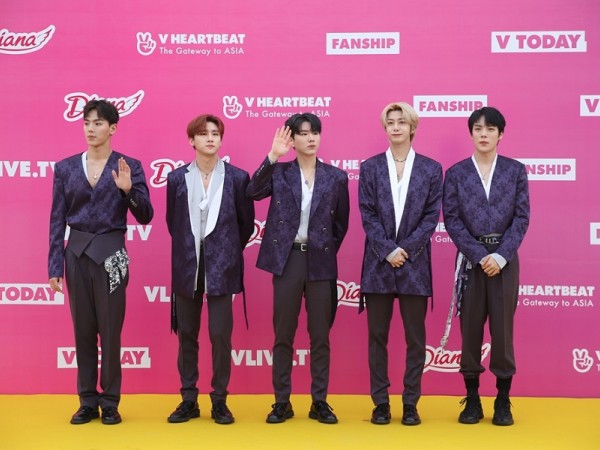 VHBYEP 2019: Thảm đỏ rực lửa với sự đổ bộ của dàn nghệ sĩ K-Pop, Vpop
