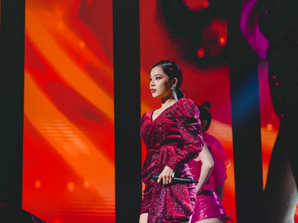 Hoàng Yến Chibi khoe vũ đạo sôi động ở Giải thưởng truyền hình châu Á