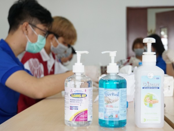 TP.HCM: Dung dịch rửa tay sát khuẩn hand-made của trường đại học được viện Pasteur công nhận