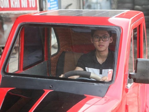 Gặp gỡ Ngô Việt Cường - cậu bạn 17 tuổi chế tạo ô tô năng lượng Mặt Trời!