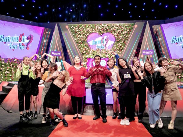 NSND Hồng Vân, Quyền Linh hào hứng nhảy cùng O2O Girl Band