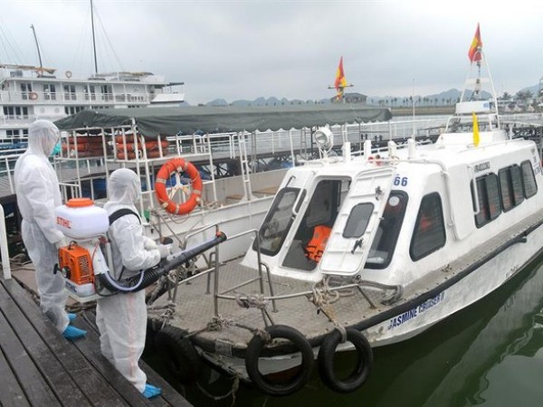 Quảng Ninh phát hiện 4 hành khách có dấu hiệu nhiễm Covid-19