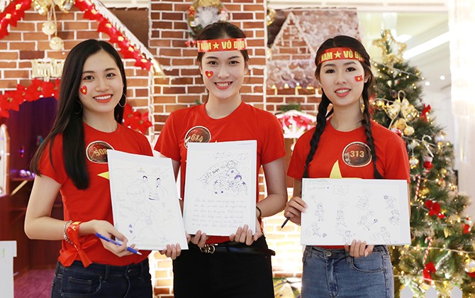 Các thí sinh Hoa khôi sinh viên gửi lời chúc chiến thắng đến Đội tuyển Việt Nam